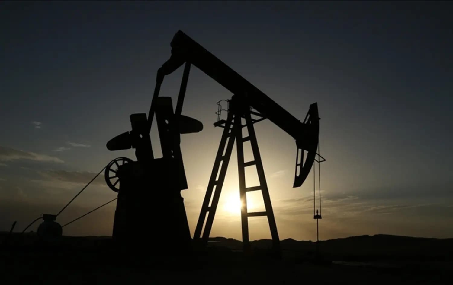 Petrol fiyatları geriledi, piyasaların gözü İran-Umman görüşmelerinde