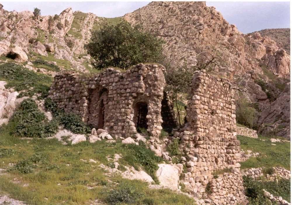 مەدرەسەکە دەکەوێت پارێزگای شرنەخ