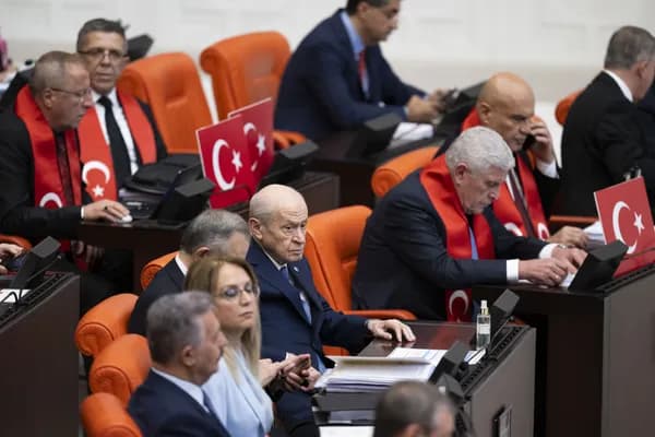 Meclis çerçeve yasayı görüşüyor, İYİ Parti Sevr’i gündeme getirdi, AK Parti ‘çöp sepetinde’ dedi