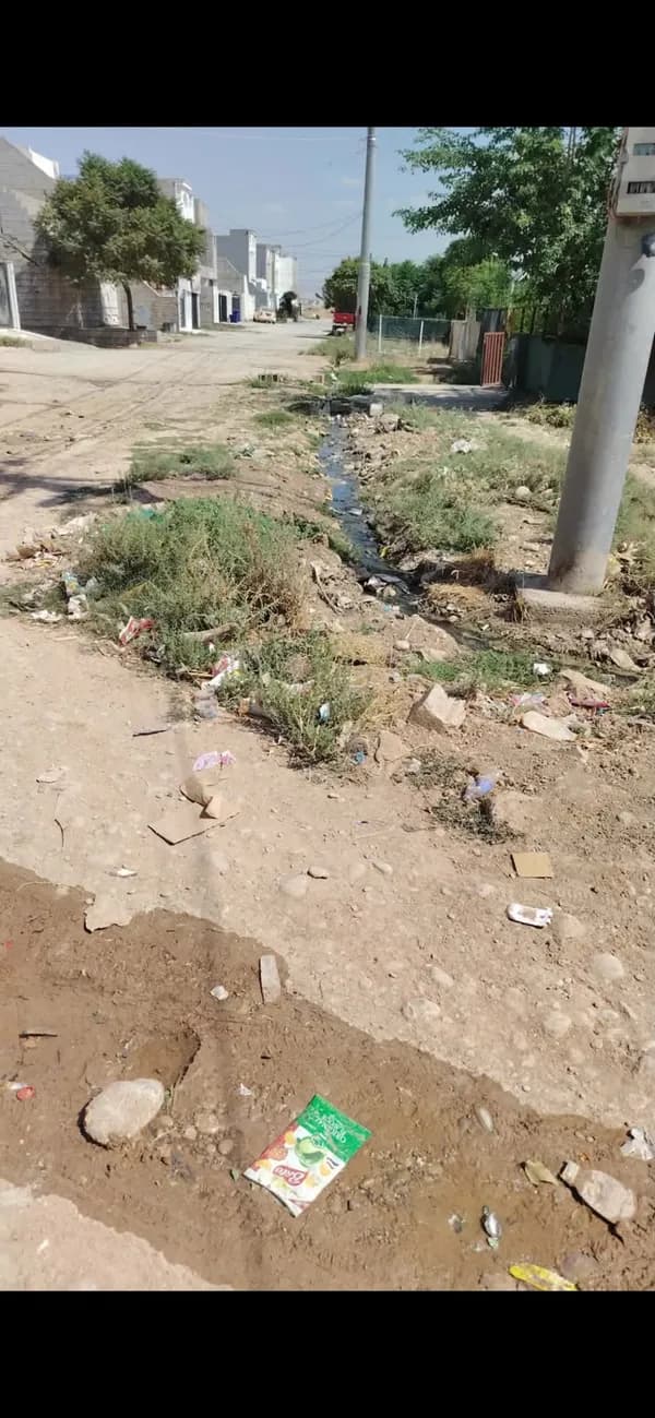 گەڕەکێکی 500 ماڵیی شاوێس هێشتا قیرتاو نەکراوە