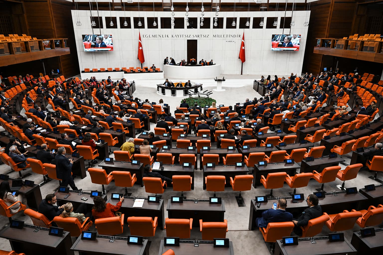 لە پەرلەمانی تورکیادا مادەکانی پرۆژەیاسای تایبەت بە پرۆسەی چارەسەری تاوتوێ دەکرێن