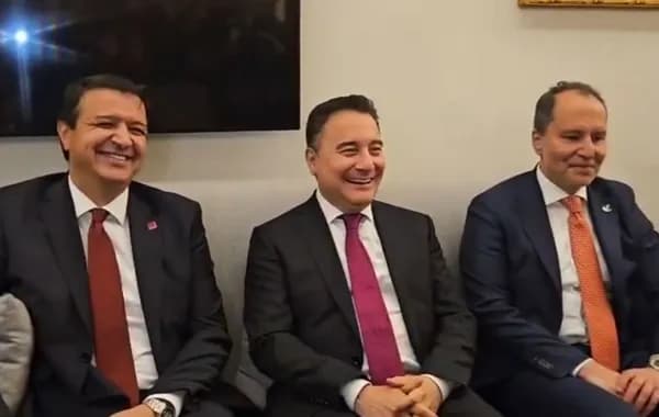 Üç partiden ittifak sinyali