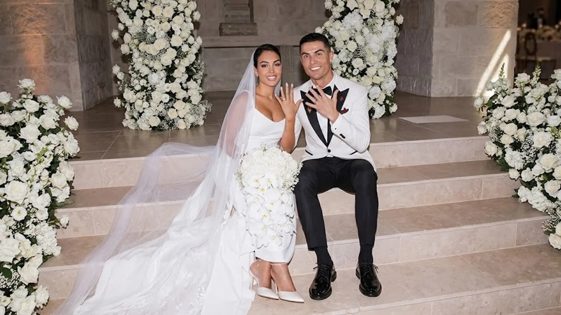 Ronaldo ve Georgina resmen evlendi: İşte dudak uçuklatan evlilik sözleşmesi!