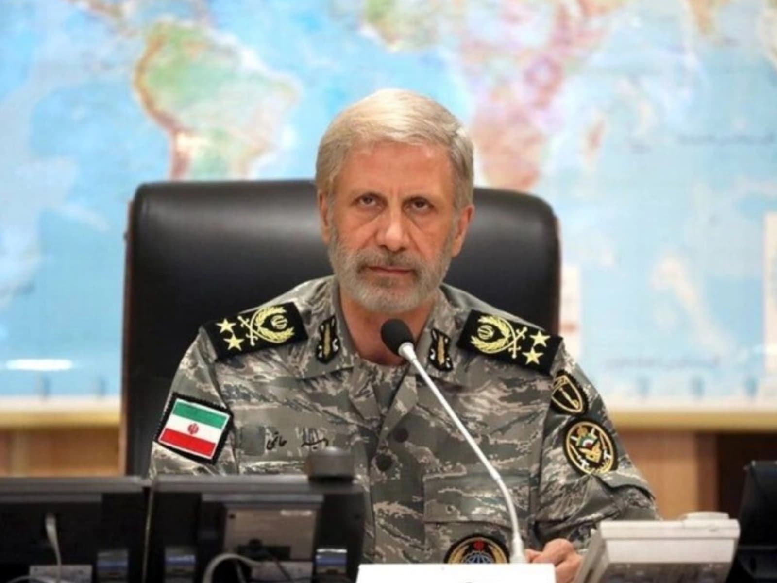 فەرماندەی سوپای ئێران: هەر کەسێک ئەمریکییەک بکوژێت، 30 هەزار دۆلاری پێدەدەین