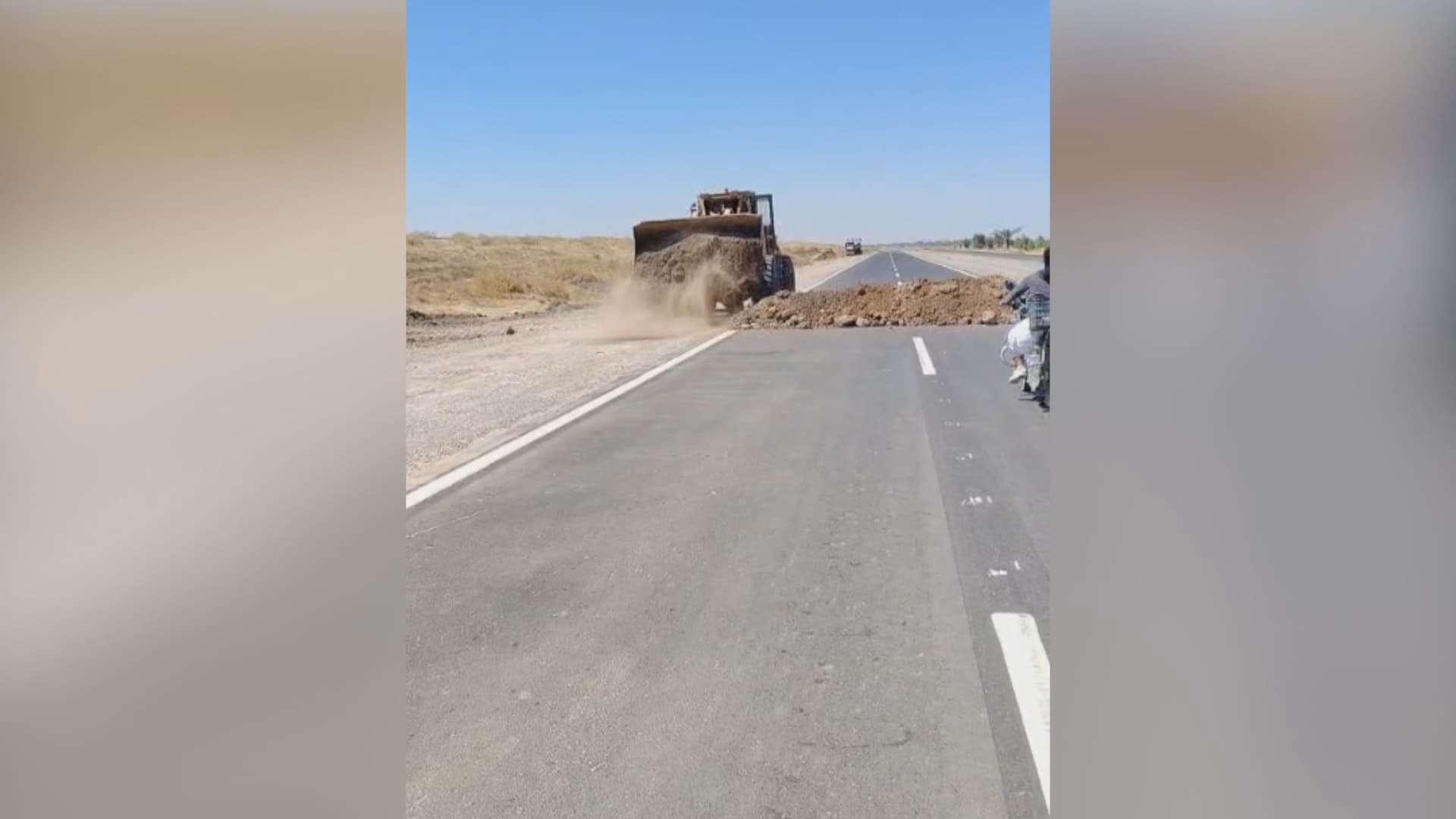 لە کەرکووک بەهۆی داخستنی رێیەک لەلایەن بەڵێندەرێکەوە پێنج کەس برینداربوون