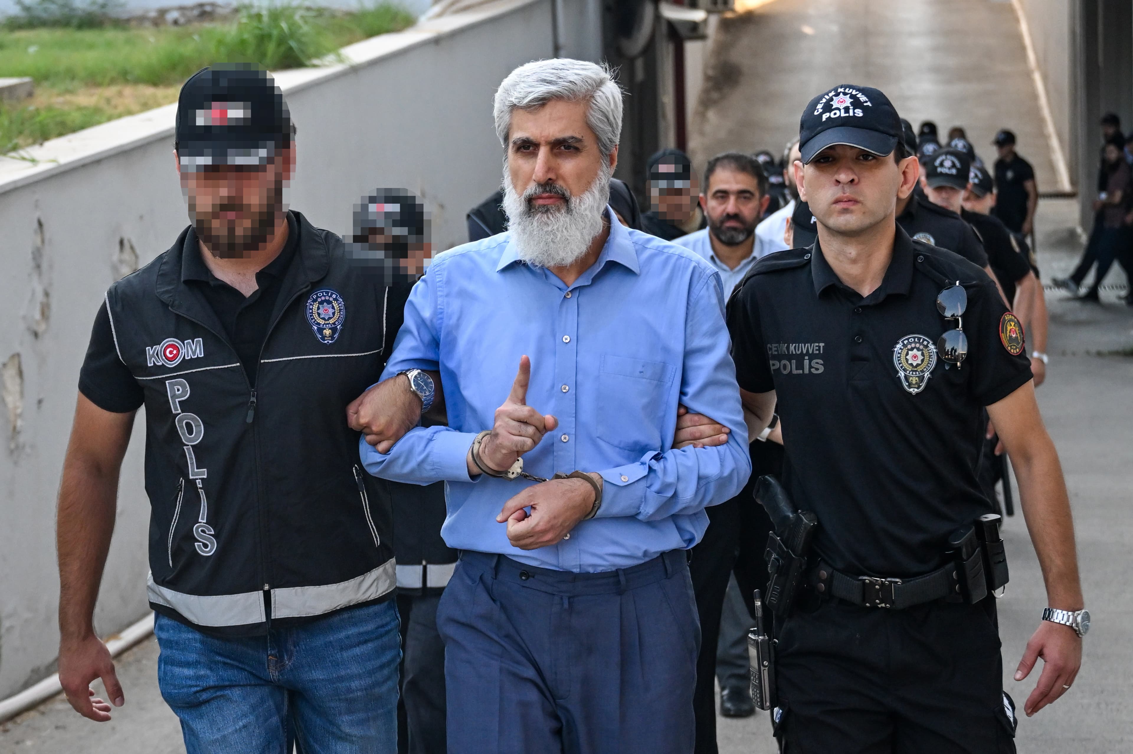 Alparslan Kuytul ve eşi Semra Kuytul tutuklandı, çocukları nerede olduklarını bilmiyor
