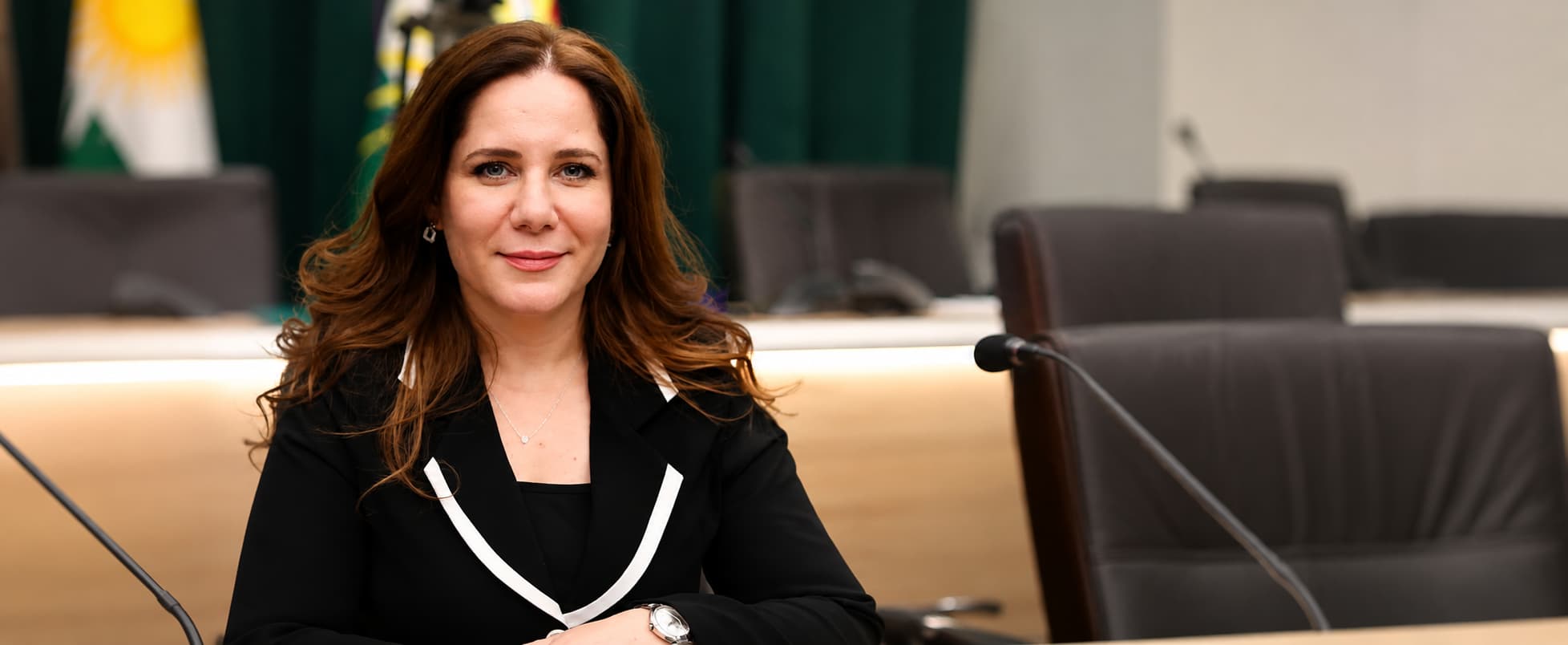 فێنک ئەحمەد بەشێک لە جگەری دەبەخشێتە براکەی