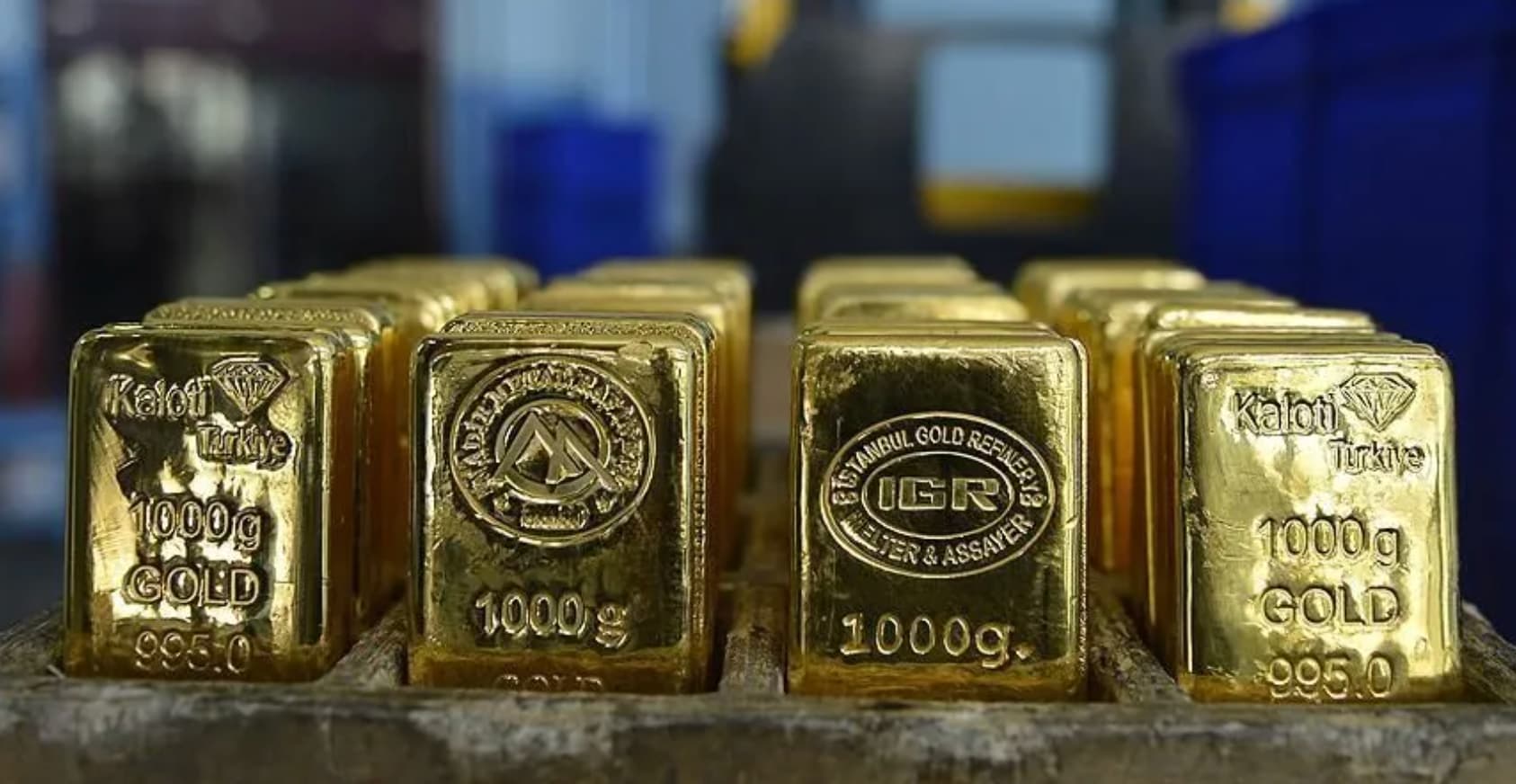 Altında sert kayıp: Ons fiyatı 4 bin 456 dolara geriledi