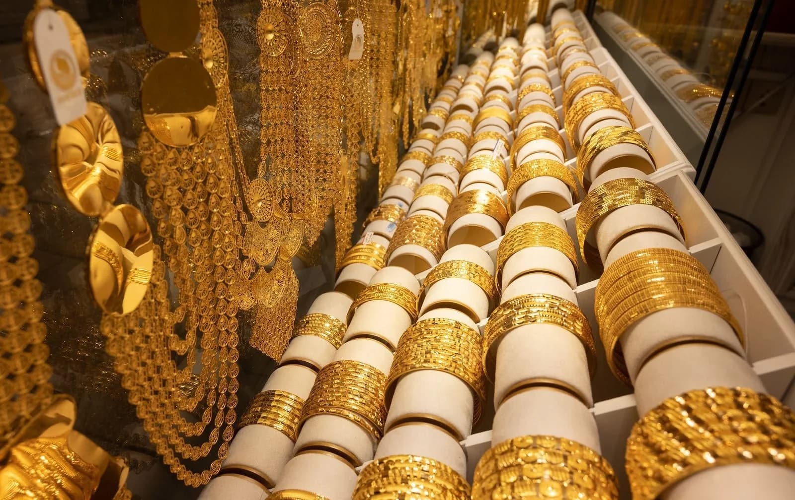 نرخی زێڕ بۆ 4,414 دۆلار بەرزبووەوە