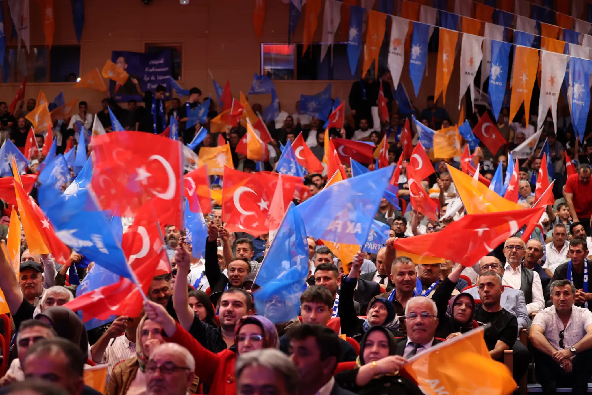 İki belediye başkanının daha AK Parti’ye geçeceği iddia ediliyor