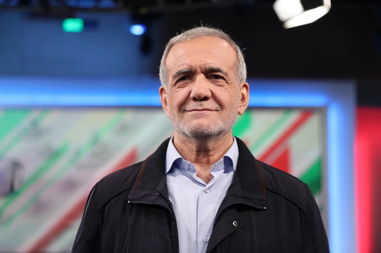 Pezeşkiyan, Hürmüz Boğazı'nın ABD'nin abluka ve saldırılarını durdurması halinde açılacağını belirtti