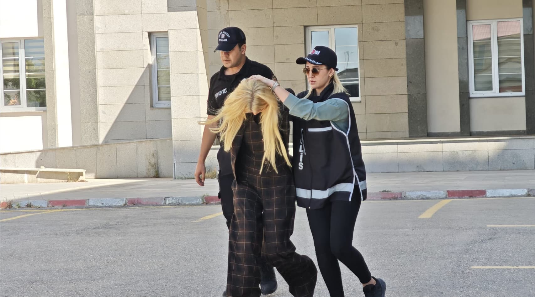 'Vanlı Kara Haydar'ın eşi fenomen Çağla Öz Tançalan tutuklandı