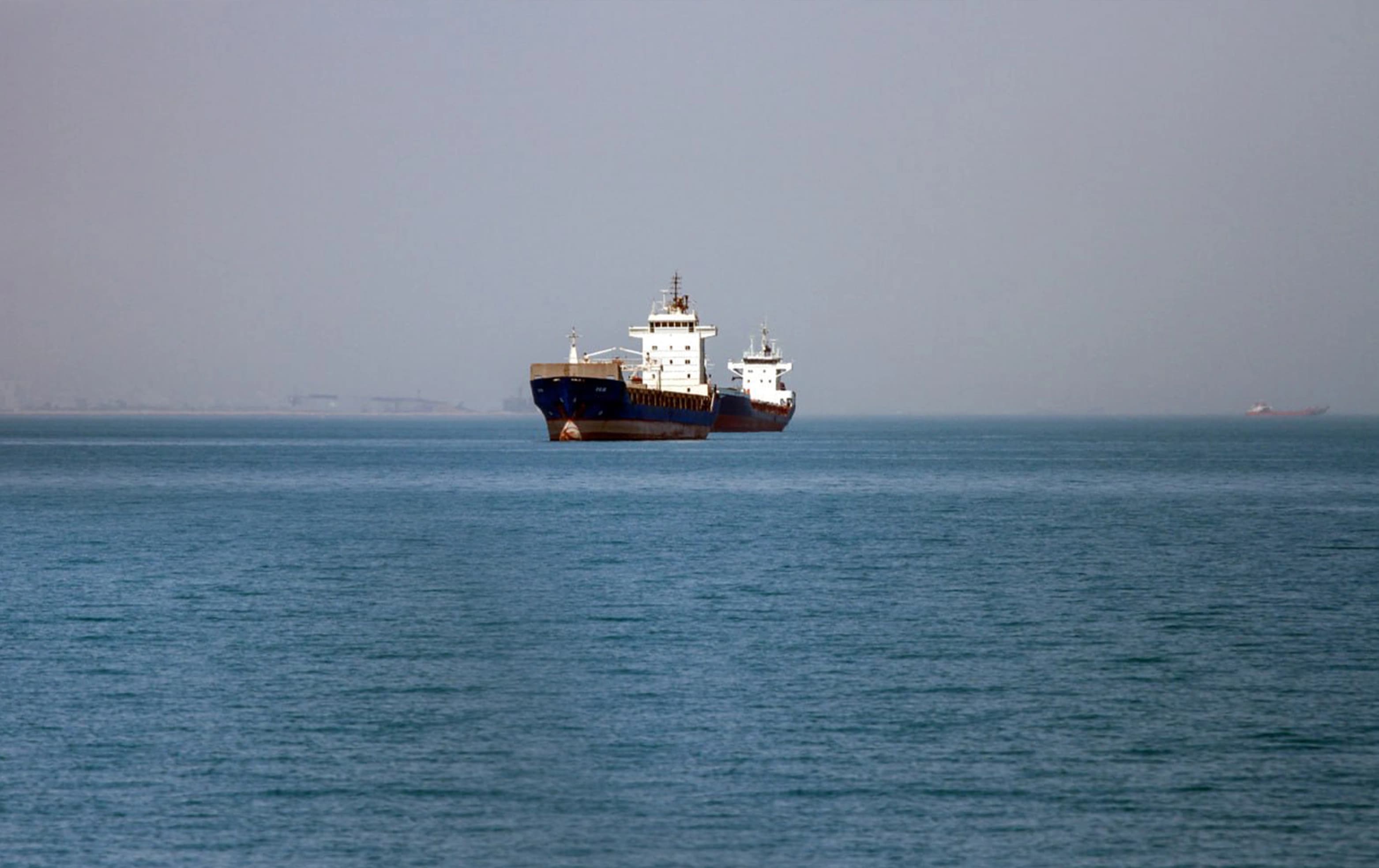 Ship struck by unknown projectile in Hormuz Strait: Maritime observer
