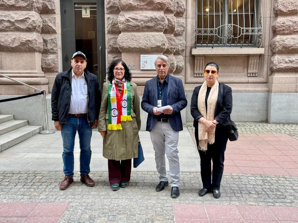 Konfederasyona Revenda Kurdistanî peyama referandumê gihand partiyên Swêdê