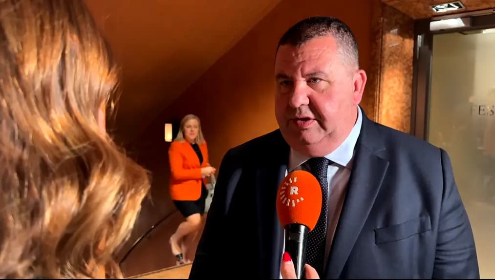 Glenn Bedingfield: Me pêşniyara avakirina navendên vegerandina koçberan kir
