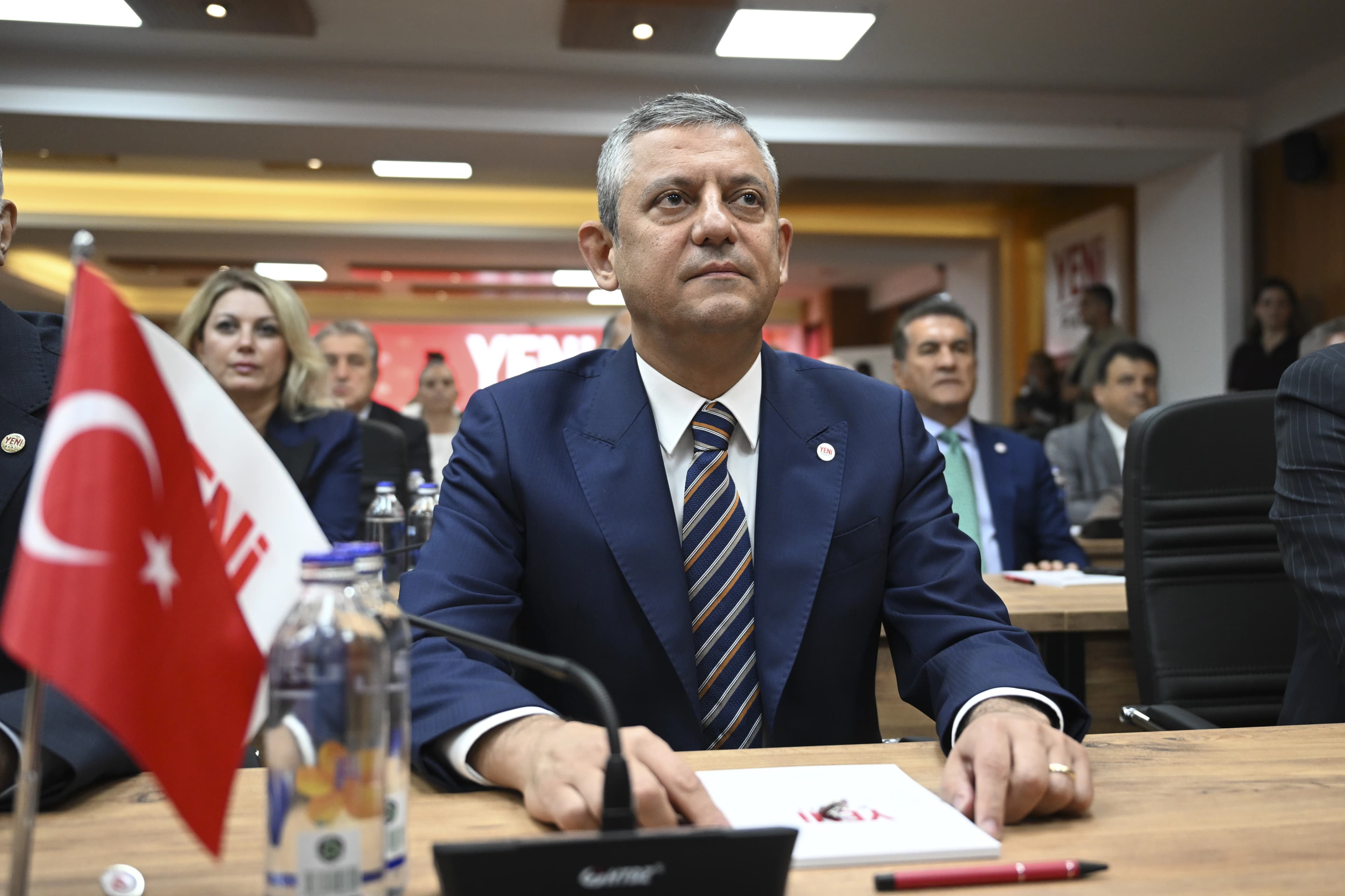 Özgür Özel’den ‘fon’ sorusu: Paraları kim çoğalttı, onların yakalanıp ilan edilmesi gerekir
