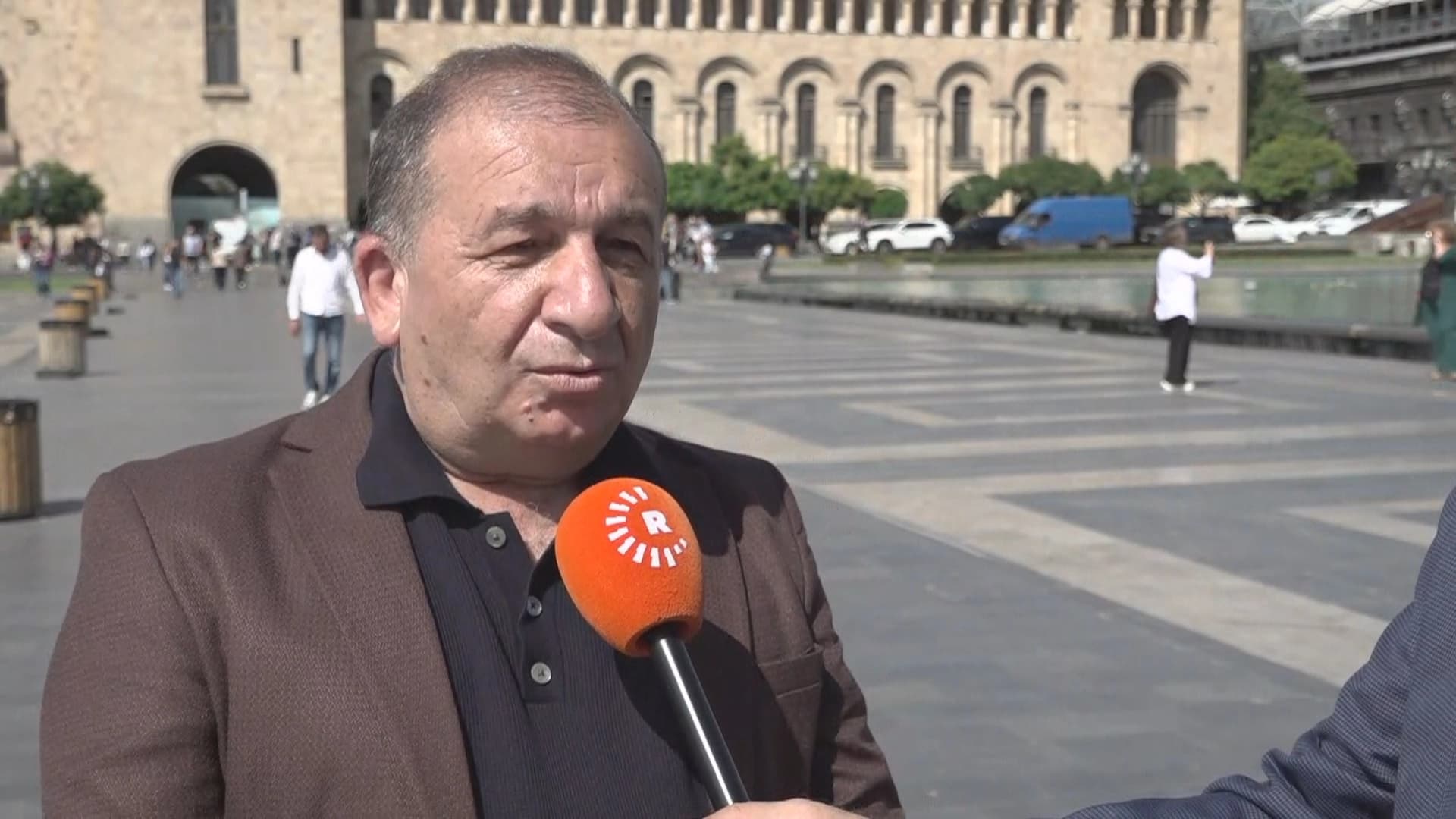بەڕێوەبەری رادیۆی یەریڤان: پەخشمان لە کاژێر و نیوێک بۆ نیو کاژێر کەم کراوەتەوە