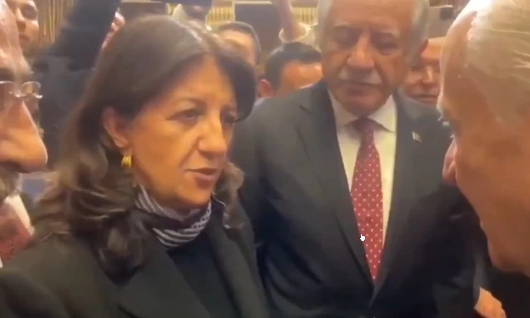 Bahçeli’den İmralı Heyeti'ne: ‘Selamımı söylersiniz olur mu?’