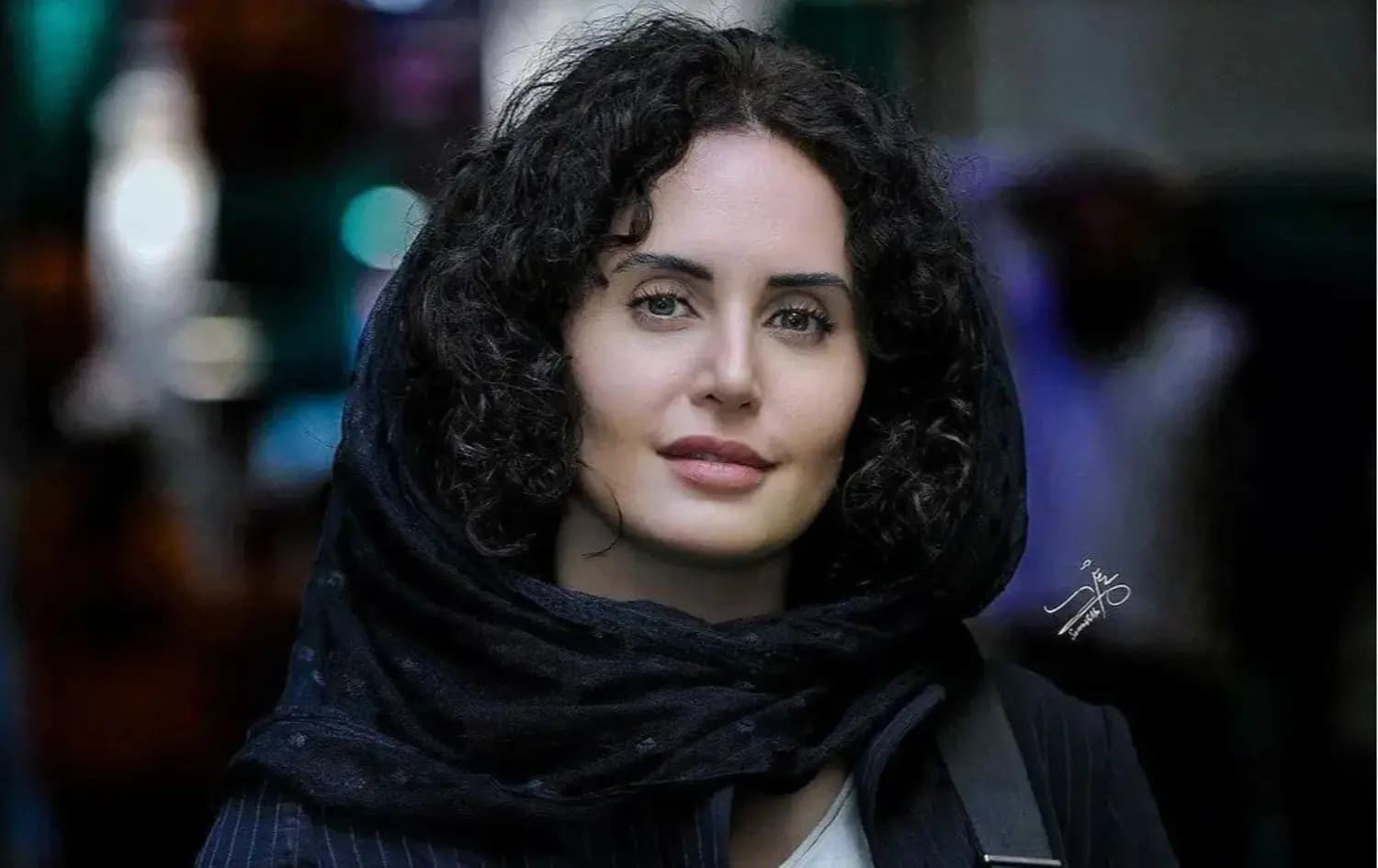 İranlı oyuncu Elnaz Şakerduşt’a 1 yıl hapis ve 2 yıl sanat yasağı