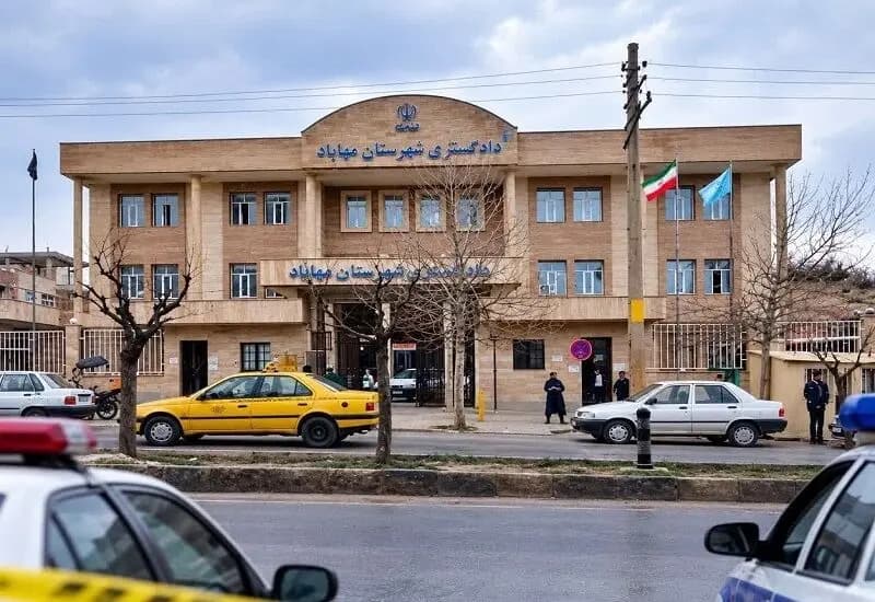 Li ber avahiya Dozgeriya Mehabadê êrişa bi çekê: Kuştiyek û 4 birîndar hene