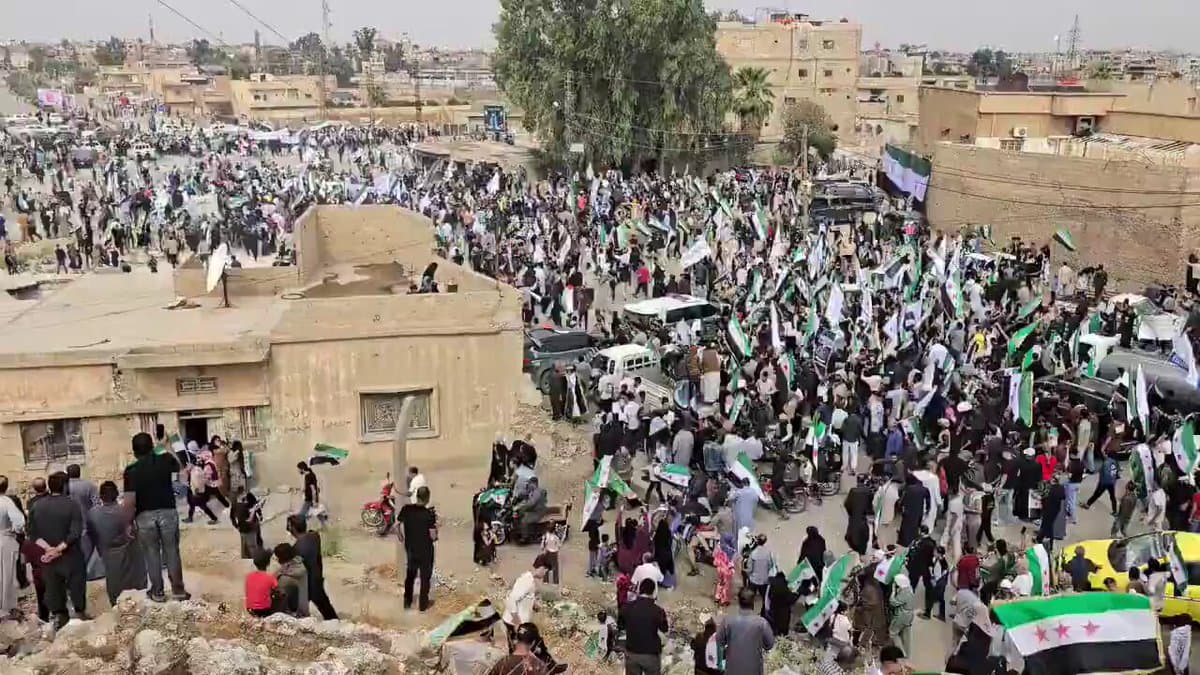 خۆپیشاندان لە حەسەکە؛ هێزە ئەمنییەکان رێگەیان نەدا عەرەب هێرش بکەنە سەر گەڕەکە کوردییەکان