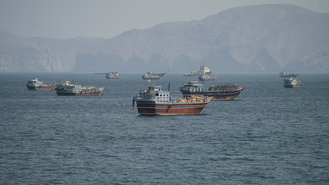 ترەمپ: لە یەک رۆژدا 28 ملیۆن بەرمیل نەوتمان بە هورمزدا گواستوەتەوە