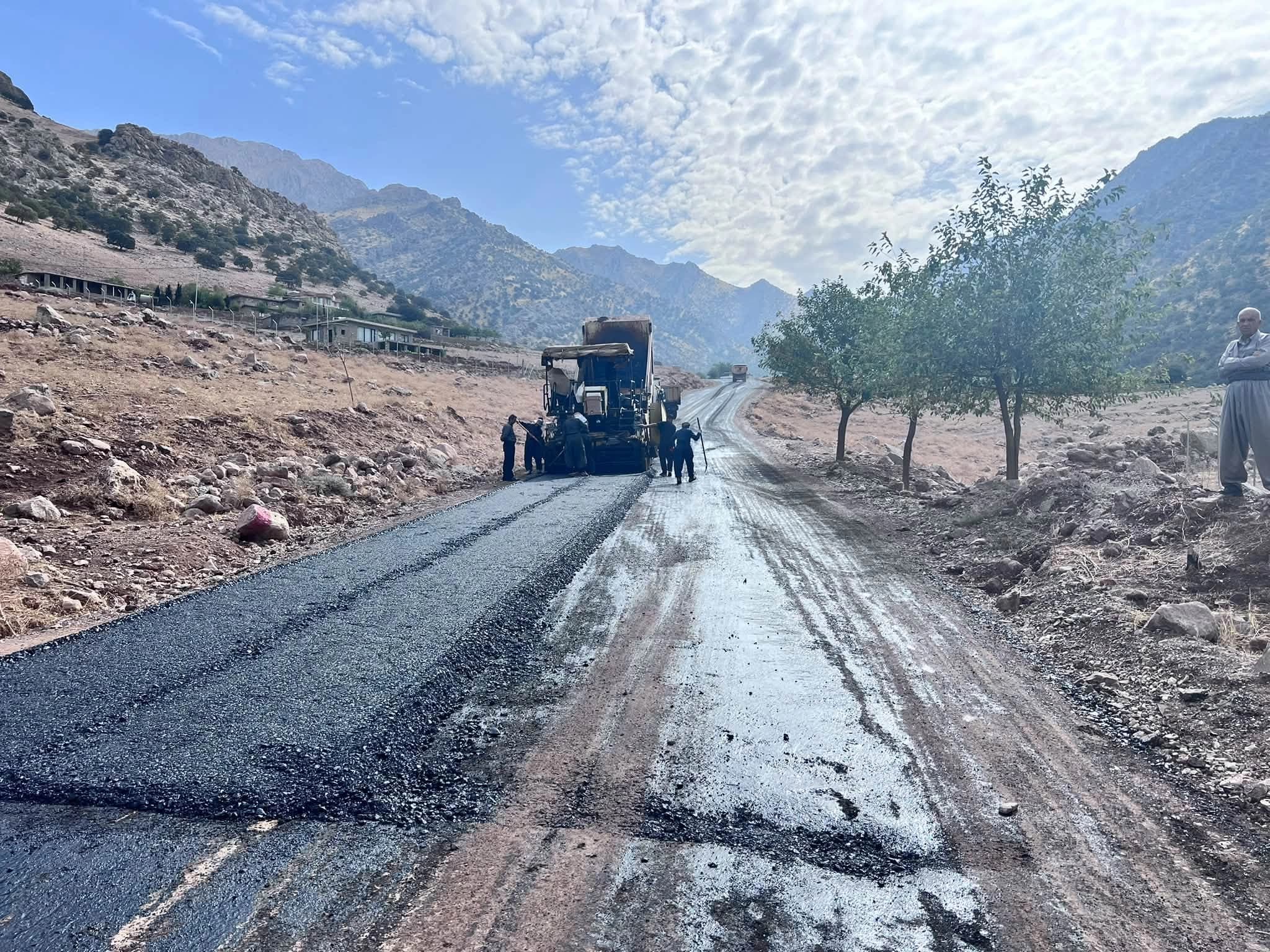 رێگەی گوندێکی هەورامان قیرتاو دەکرێ