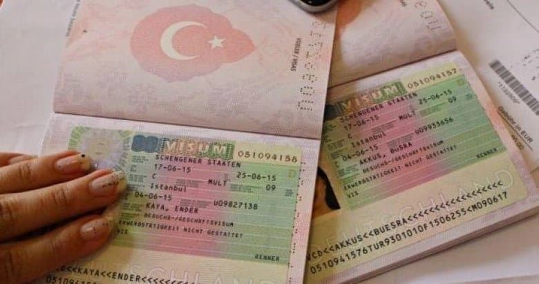 8 ilde vize şirketlerine bot operasyonu: 60 kişi hakkında gözaltı kararı