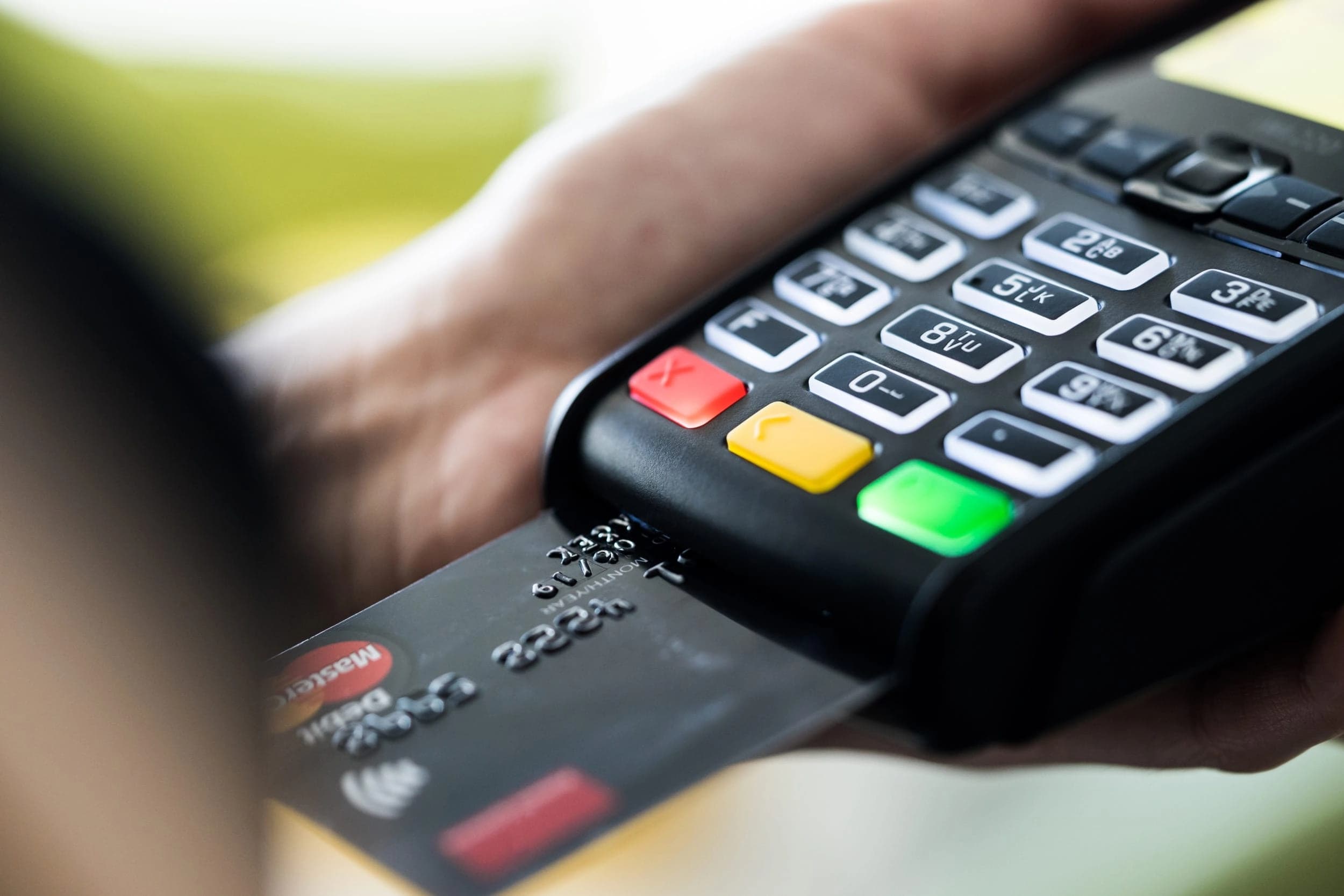 رێکخراوێک: 25 ملیۆن کارتی پارەدانی ئەلیکترۆنی لە عێراقدا هەن