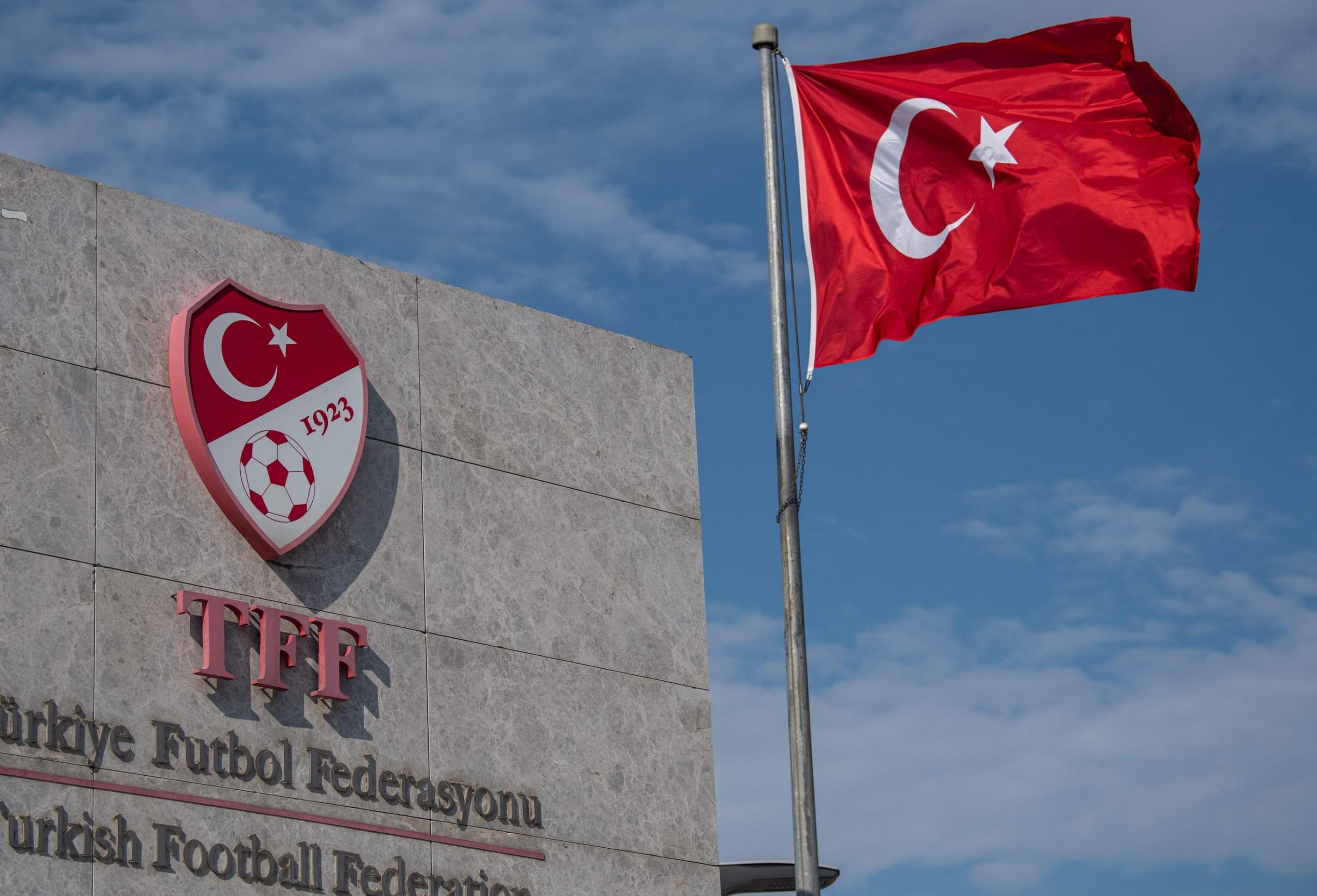 147 بەرپرسی یانەکانی تورکیا بەهۆی کێشەی قومارکردنەوە راگیران