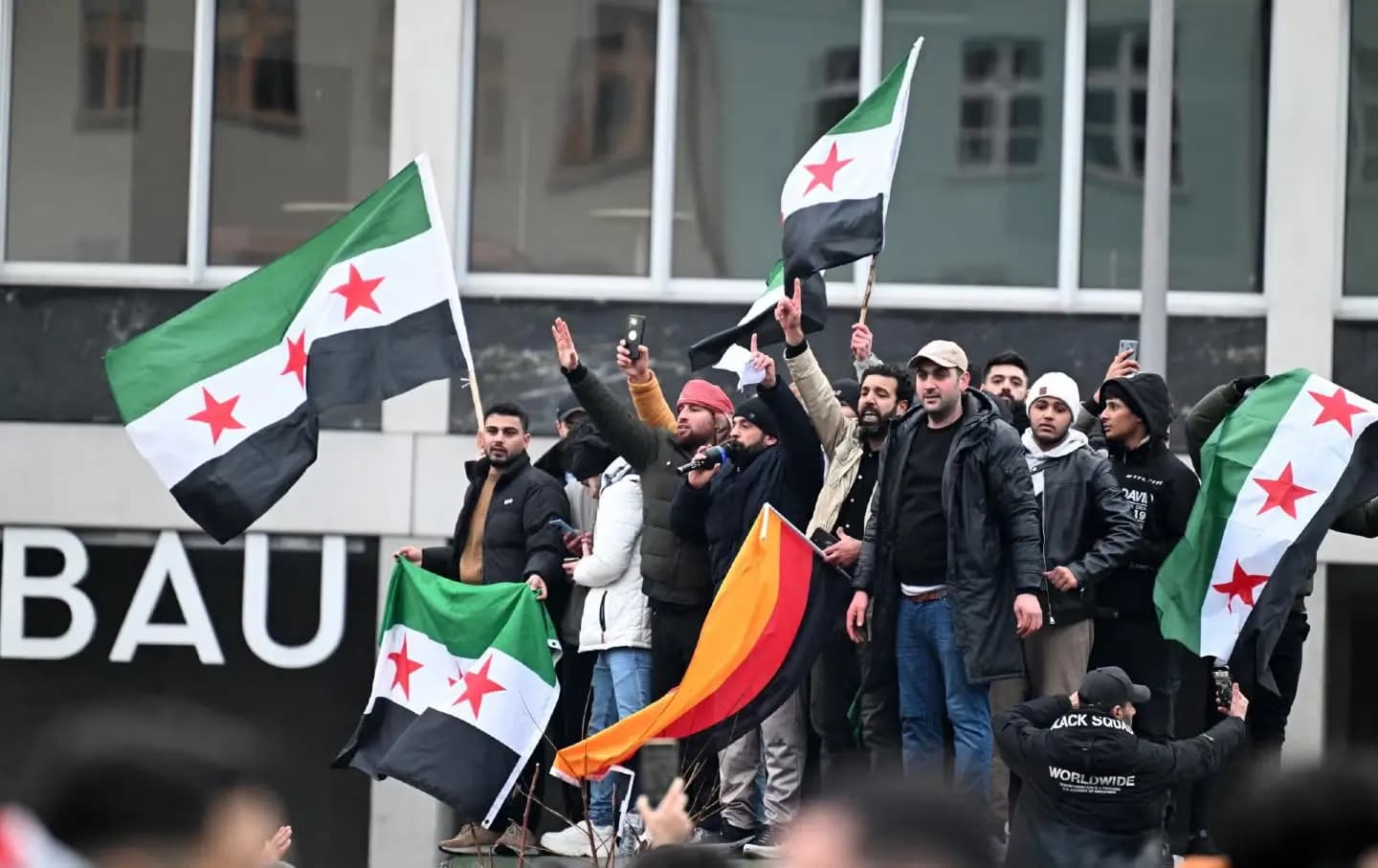 Almanya 8 bin 981 dosyayı inceledi: Suriyelilerin sığınma hakkı geri mi alınıyor?