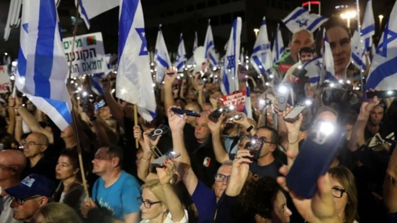 Tel Aviv’de protesto: On binler 7 Ekim için devlet soruşturması istedi