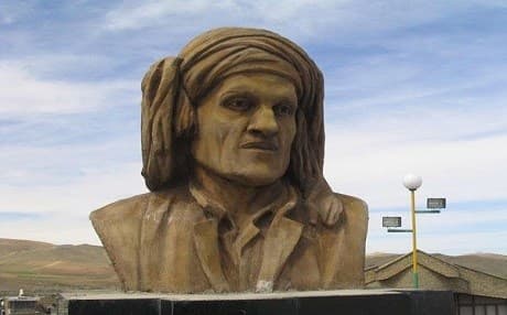 Statue of Hasan Zirak in Bokan, his hometown in Iranian Kurdistan. Photo courtesy of Gavazan art archives