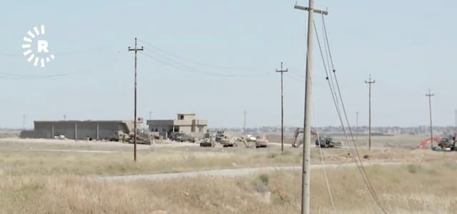 Iraqi Shiite Hashd al-Shaabi paramilitary forces fortify their positions near the Yezidi village of Kocho. Photo: Rudaw video
