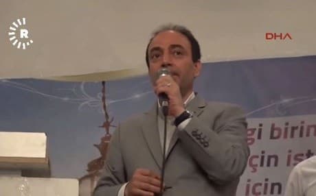 HDP spokesperson Osman Baydemir speaking at a Ramadan event in Batman on Sunday. 