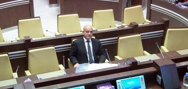 Kurdish Minister for Transport Mawlood Bawa Murad attends a session of the Kurdistan Parliament on September 30, 2017 as the Kurdish government discusses a set of measures imposed by the Iraqi parliament against the Kurdistan Region, including a ban on Kurdistan’s  land and air borders with the outside world. Photo: Rudaw TV