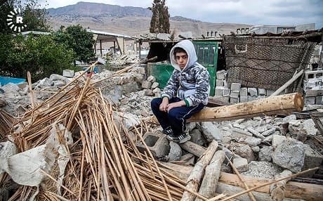 Photo shows an Iranian Kurdish child in a village hit by the 7.3 earthquake that struck the Iranian-Kurdistan Region border areas on November 11, 2017. Photo: Rudaw/Bahman Shahbazi