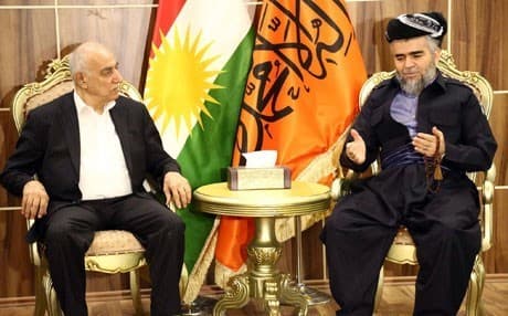 File photo shows head of the Change Movement (Gorran) Omar Sayeed Ali (L) in a meeting with Ali Bapir, head of the Kurdistan Islamic Group (Komal) in Sulaimani on September 4, 2017. File photo: Sbeiy