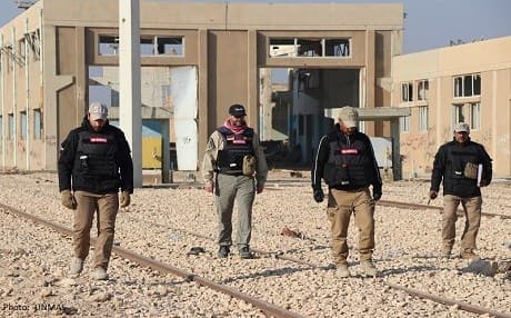 Germans working with UNMAS clear mines in Iraq. Photo: UNAMI