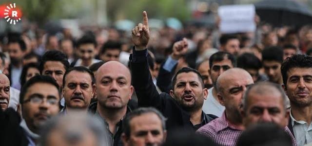 Public servants in the Kurdish city of Sulaimani protest against the unpopular salary cuts introduced by the KRG about two years ago. Photo: Rudaw/Sartip Othman
