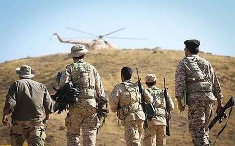 چەند سەربازێکی سوپای پاسداران وێنە؛ ئەرشیڤ