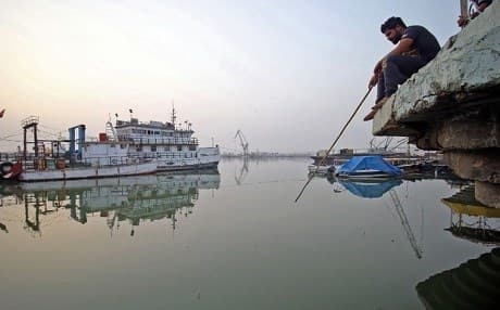 At least 500 people have been hospitalized as a result of the water contamination. AFP photo/Basra  