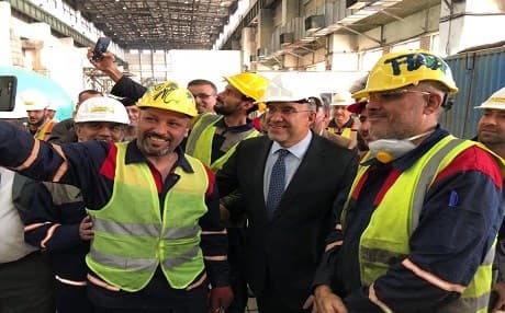 Iraqi Minister of Electricity Luay al-Khatteeb (center) visits an electricity station in the south of the country in a photo posted on his Facebook on December 20, 2018.