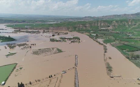 The swollen Little Zab River has broken its banks after weeks of heavy rains and overspill from the Dukan Dam reservoir. Photo: Rudaw