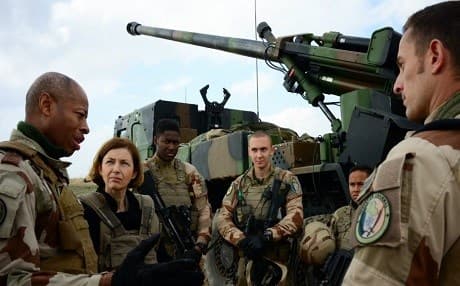 AFP's Daphne Benoit, French General Jean-Marc Vigilant (L) and French Defence Minister Florence Parly (2nd L) talk to French soldiers engaged in the "Operation Chammal" in Iraq and Syria. File photo: AFP