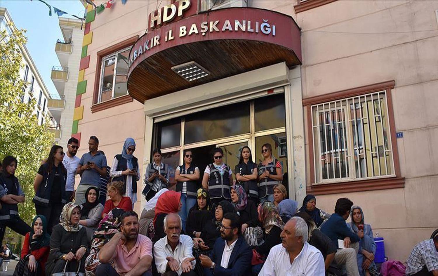 Protesters host a sit-in outside the Peoples' Democratic Party (HDP) office in Diyarbakir. The protest has received backing from the Turkish government, with interior minister Suleyman Soylu attending. Photo: AA
