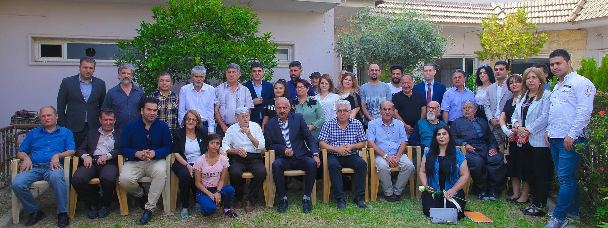 سەردانی بەشێک لە هونەرمەندانی سلێمانی بۆ لای عومەر چاوشین