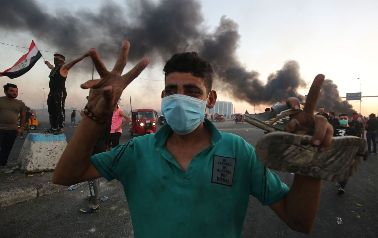 An Iraqi protestor gestures during a demonstration on October 5, 2019. Photo: AFP / Ahmad Al-Rubaye