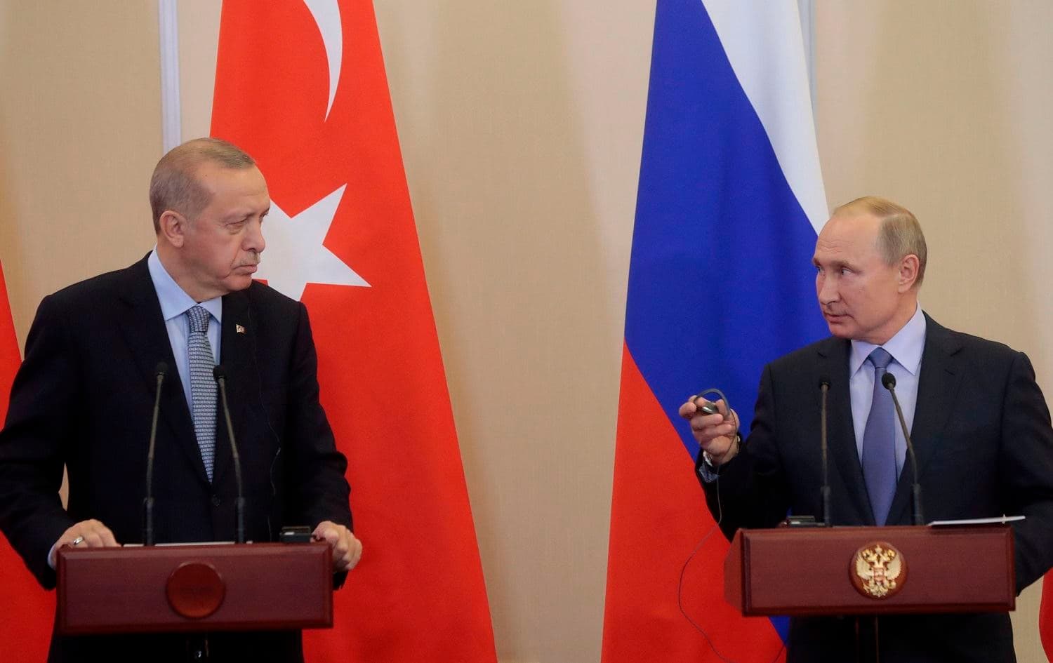 Russian President Vladimir Putin (R) and his Turkish counterpart Recep Tayyip Erdogan give a joint press conference following their talks in the Black Sea resort of Sochi, October 22, 2019. Sergei Chirikov / pool / AFP