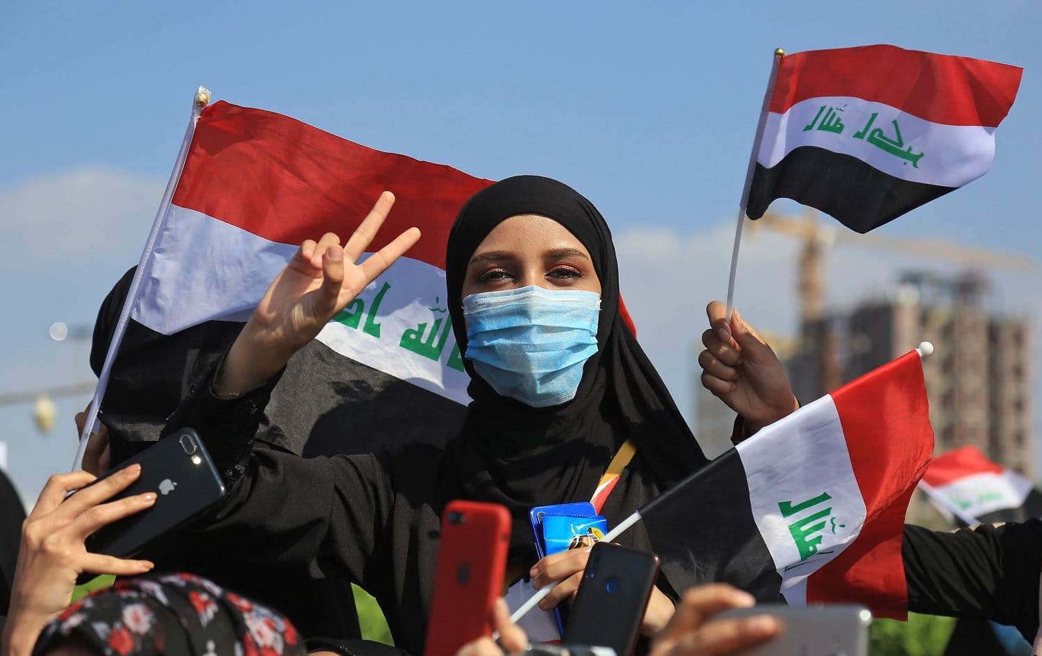 Iraqis take part in ongoing anti-government protests in the central city of Karabala, October 31, 2019. Photo: Mohammed Sawaf / AFP